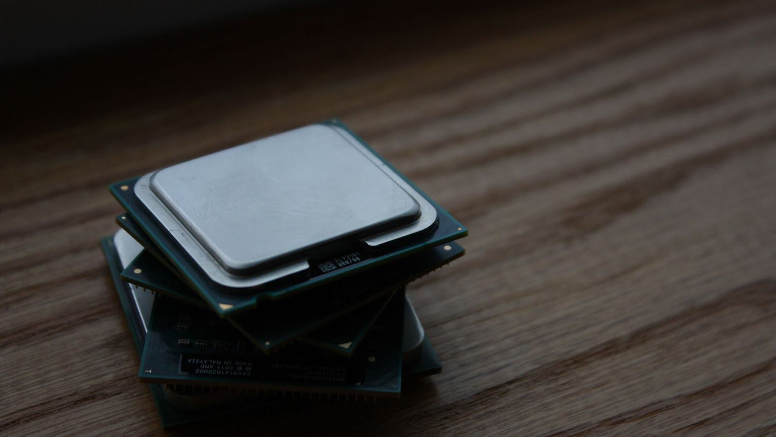 Menjalankan Kode Python Secara Paralel: Panduan Lengkap Threading & Multiprocessing