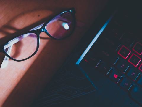 Pengolahan Citra dengan OpenCV di Python: Konversi Warna, Blur, hingga Deteksi Wajah